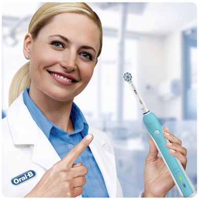 Зубна щітка Oral-B PRO 500 Cross Action
