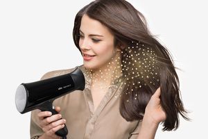 Як правильно сушити волосся феном: секрети та нехитрі правила