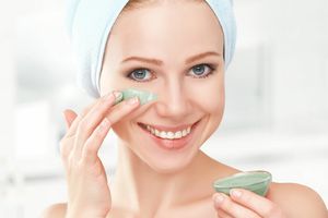 Хімічний пілінг в домашніх умовах: ефективні рецепти чистки обличчя