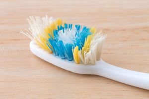 Как часто менять зубную щётку или насадку-головку?