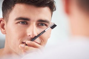 Как подстричь брови мужчине: рекомендации и основные техники