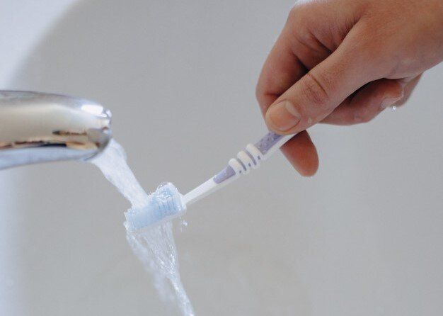 размягчить зубную щетку в домашних условиях